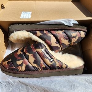 Bearpaw Incline mens slides slippers